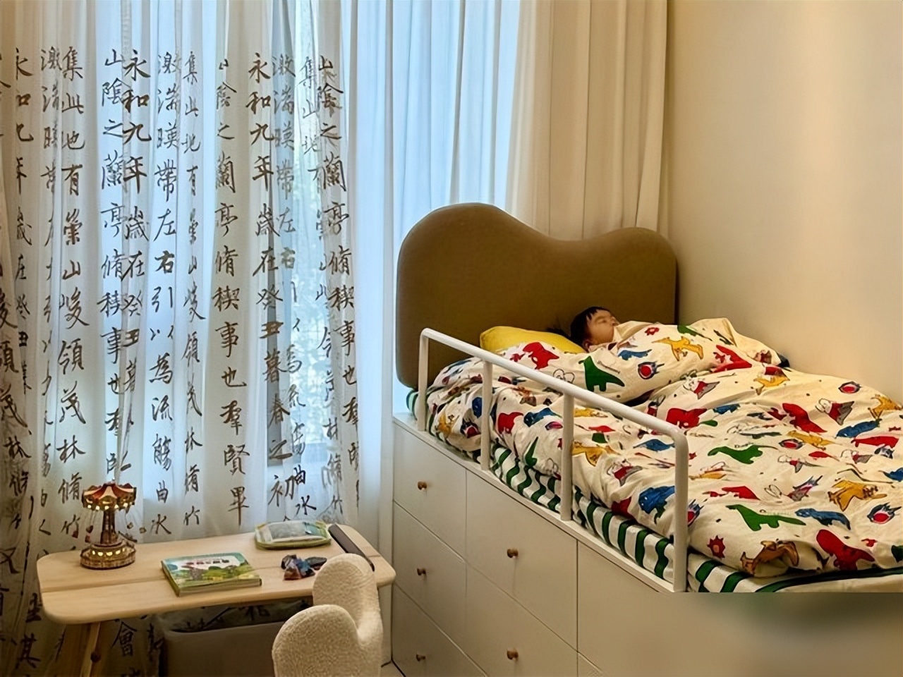 高柜床收纳_儿童房设计_什么是ins风儿童房