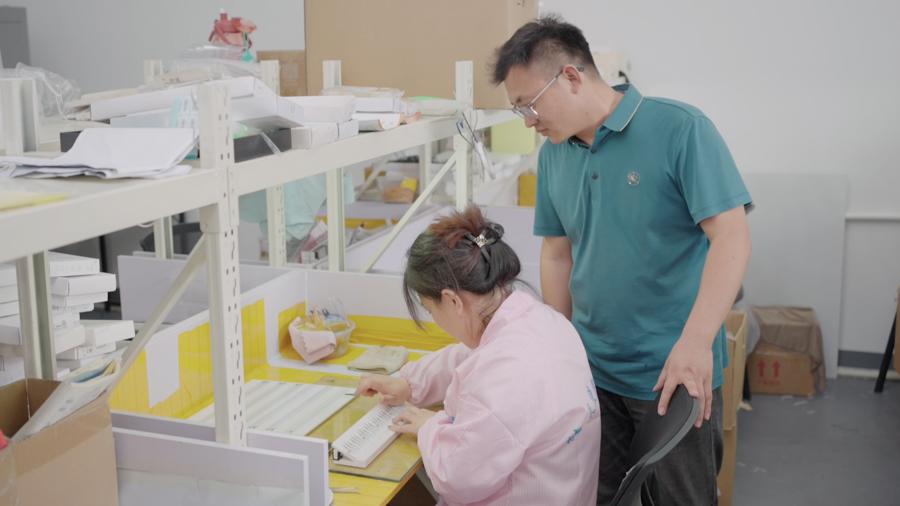 拼多多100元红包助力软件_拼多多商家店铺保证金下调至500元_新入驻店铺初始化保证金下调至500元