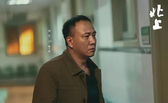2025年十位霸屏男演员演技分析_霸屏演员演技排名_中国影视男演员图片带名字