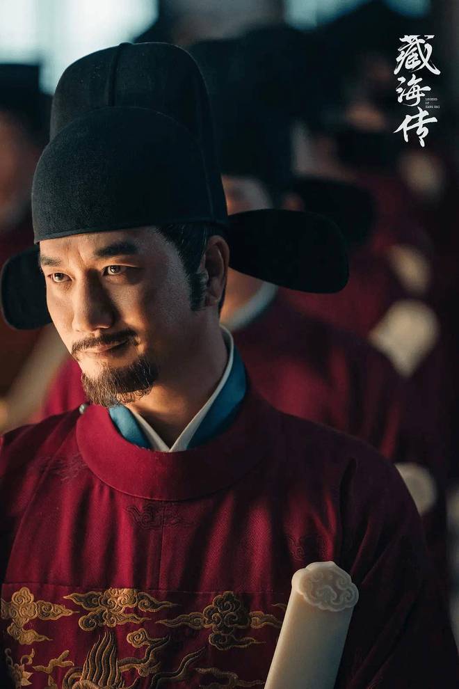 中国影视男演员图片带名字_2025年十位霸屏男演员演技分析_霸屏演员演技排名