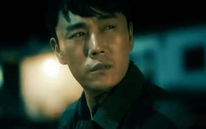 中国影视男演员图片带名字_2025年十位霸屏男演员演技分析_霸屏演员演技排名