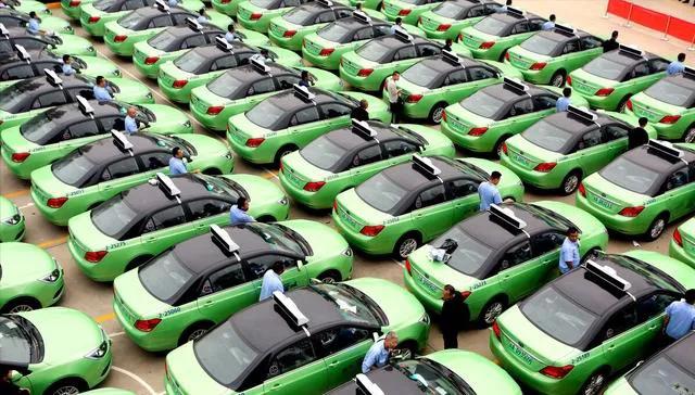 养车费用计算器网络版_养车成本对比_纯电动车与油车8年花费差异