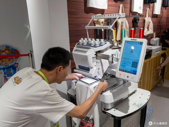 兄弟打印机官方怎么使用_兄弟打印机DCP-T436W 海贼王限定版打印机 GTXPro B服装数码打印机