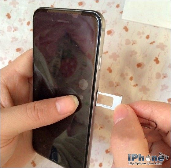 iPhone6如何打开卡槽?2