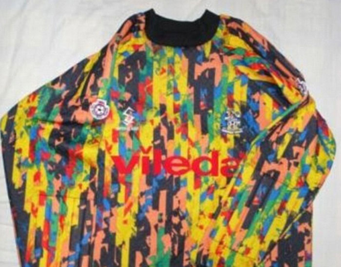 史上最丑门将球衣_门将有必要买防撞服吗_最糟糕的守门员球衣设计