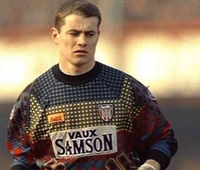 门将有必要买防撞服吗_史上最丑门将球衣_最糟糕的守门员球衣设计