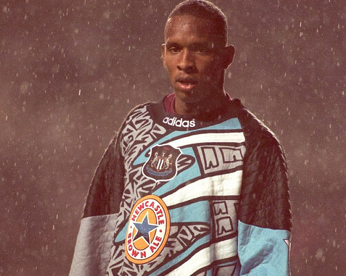 最糟糕的守门员球衣设计_门将有必要买防撞服吗_史上最丑门将球衣