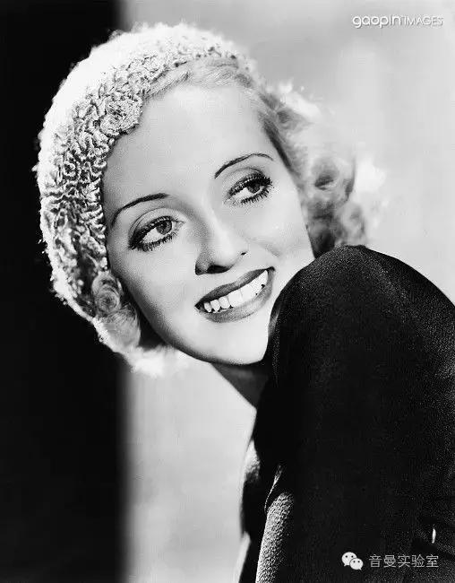 美国电影协会选为百年来最伟大的女演员_美国电影协会百年最佳女演员排名_凯瑟琳赫本贝蒂戴维斯奥黛丽赫本