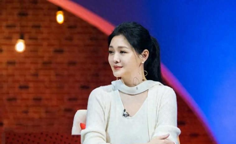 中国女明星变成巨人_刘亦菲身材变化_女明星年龄变化