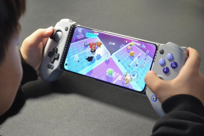 盖世小鸡G8射手座Type-C游戏手柄评测_G8游戏手柄霍尔摇杆特性_小鸡手柄g3使用说明书