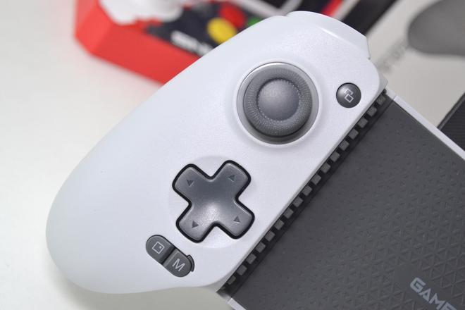 小鸡手柄g3使用说明书_G8游戏手柄霍尔摇杆特性_盖世小鸡G8射手座Type-C游戏手柄评测