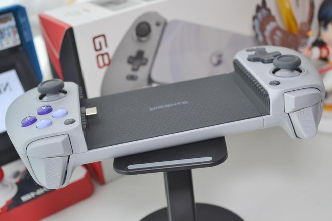 G8游戏手柄霍尔摇杆特性_小鸡手柄g3使用说明书_盖世小鸡G8射手座Type-C游戏手柄评测