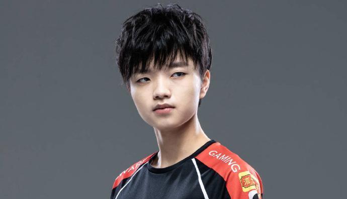 lol首胜,英雄联盟RW成员大换血后取得首胜?