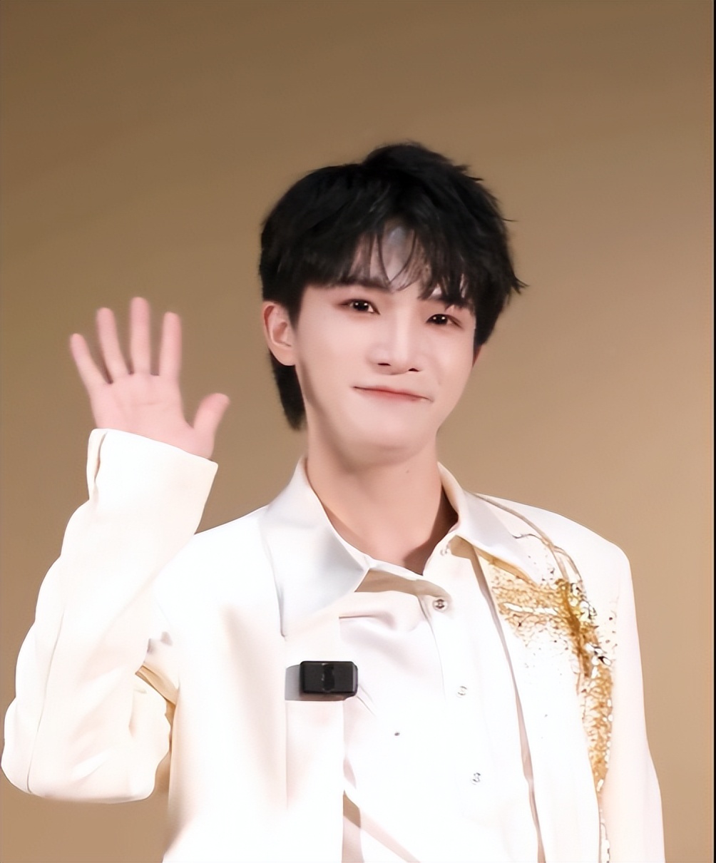周深中国唱将导师_周深中国好声音选手_中国好歌曲第三季评委