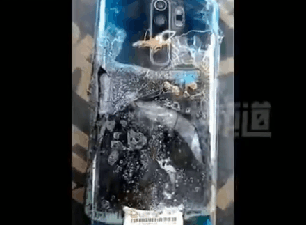 充电时玩手机会爆炸吗_手机自燃原因_手机自燃前兆