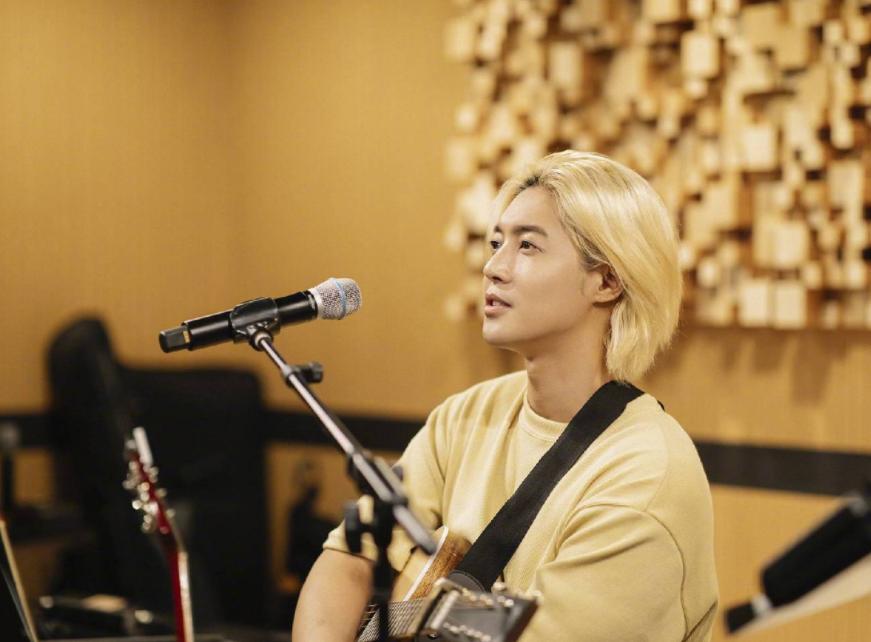 朴灿烈前女友爆料_韩国爱豆地位低_韩国娱乐圈渣男事件
