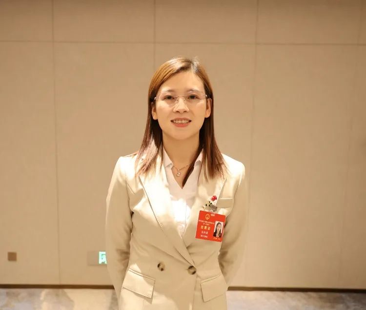 中医药知识宣传栏照片_推动中医药大健康产业发展_加快发展中医药产业