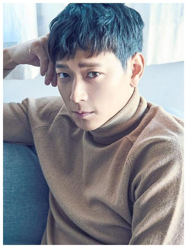 韩国比较有名的男模特_韩国最帅男演员排名_韩国历史上最帅的演员名单