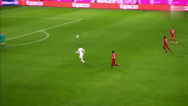 守门员参与进攻数据分析_守门员进攻技巧_门将有必要买防撞服吗