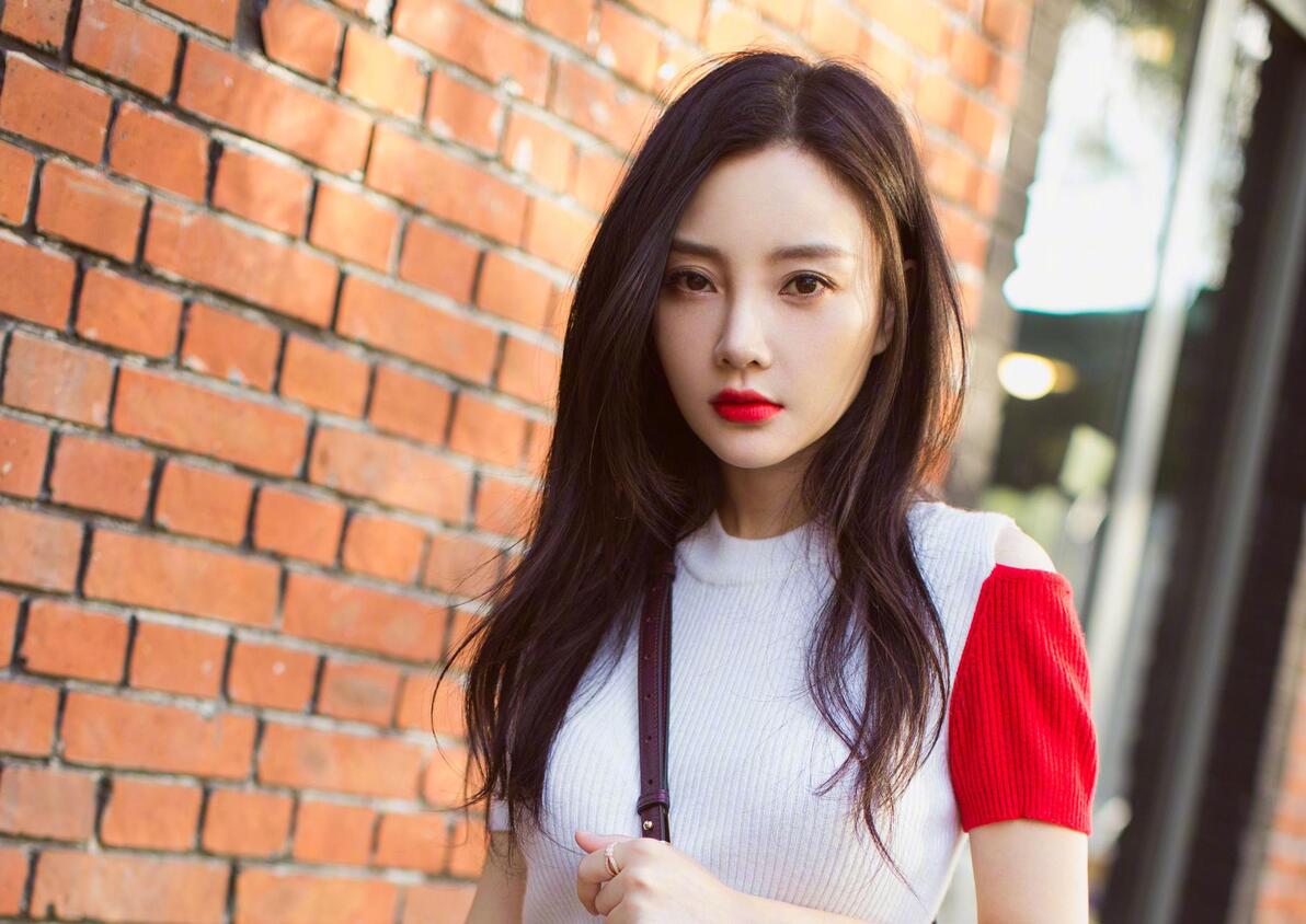 吴亦凡绯闻女友名单_吴亦凡代言品牌解约事件_吴亦凡真的喜欢过小g娜