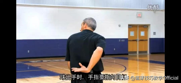 正面传球主要是指向_篮球传球技术_双手胸前传球方法