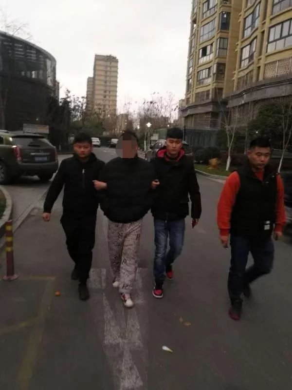 手机什么软件可以透视_打击网络赌博APP行动_手机赌博APP犯罪团伙