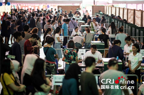 泰国大选 中国日报网_泰国大选提前投票率_泰国大选99岁前总理炳廷素拉暖投票
