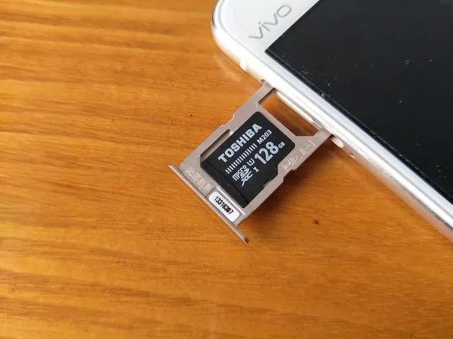 手机扩展卡有什么用_存储卡是否是刚需_手机取消存储卡原因
