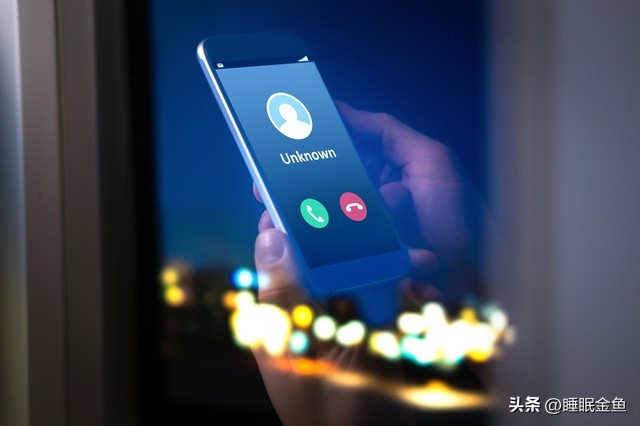手机充电时自动重启或关机_手机在充电过程中自动重启关机原因_为什么我的苹果充电时会重启