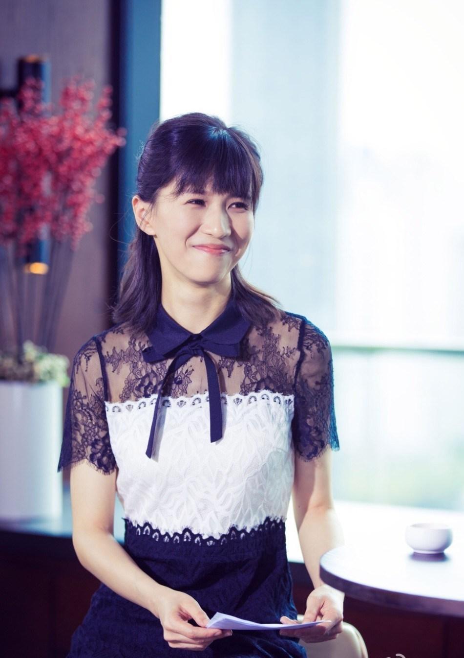 网红papi酱首单广告拍出2200万_papi酱商业模式的困境_papi酱罗振宇退出投资
