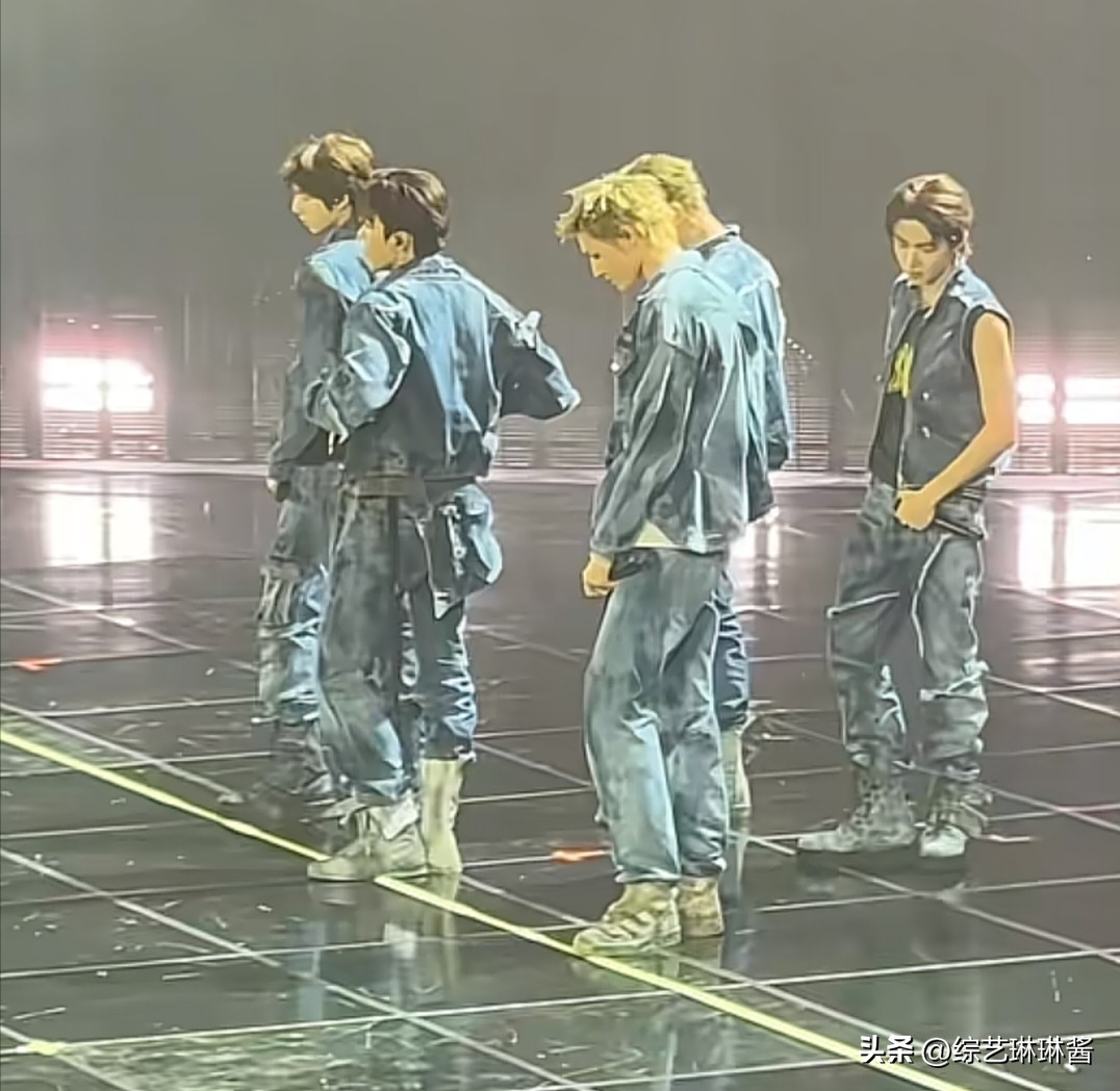CORTIS男子组合_FASHION歌曲现场表演_韩国男生音乐组合
