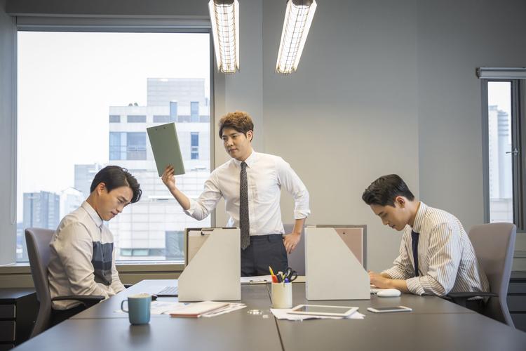 电影网站源码加解析_平行世界电影解析_源代码电影剧情设计