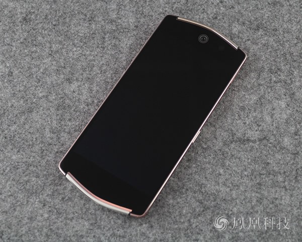 美图v4能不能用电信卡_美图手机V4外观设计_美图手机V4评测