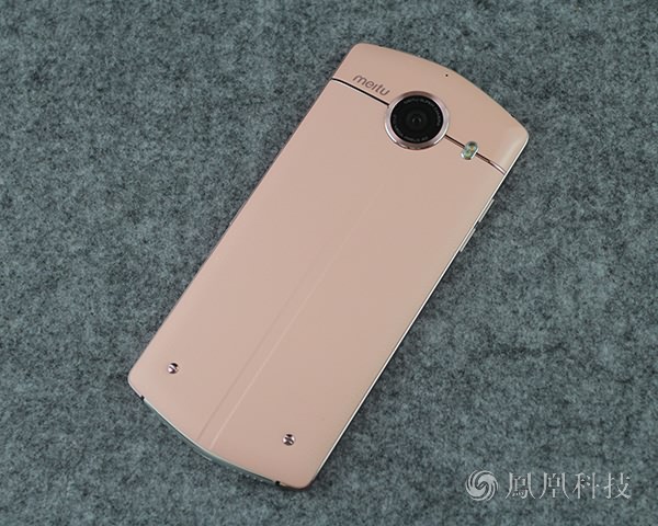 美图手机V4评测_美图手机V4外观设计_美图v4能不能用电信卡