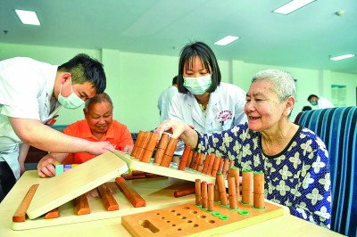 带老年人互动的游戏_适老玩具市场分析_适老玩具发展趋势