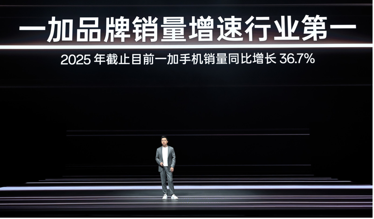 一加Ace6 骁龙8 至尊版 7800mAh大电池游戏手机_一加15 首代骁龙8 Ultra 165Hz游戏旗舰_一加手机官网升级到51