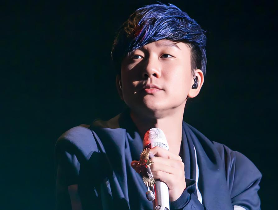 华语乐坛行走CD代表_林俊杰qq号是多少 要真的_林俊杰经典歌曲